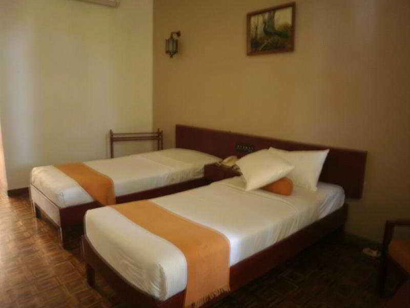 Peacock Beach Hotel Hambantota Ngoại thất bức ảnh