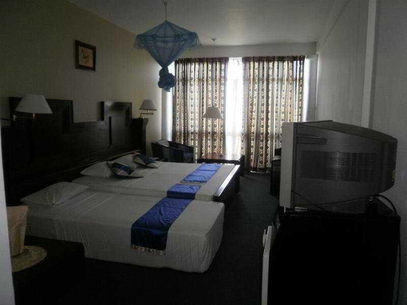 Peacock Beach Hotel Hambantota Ngoại thất bức ảnh