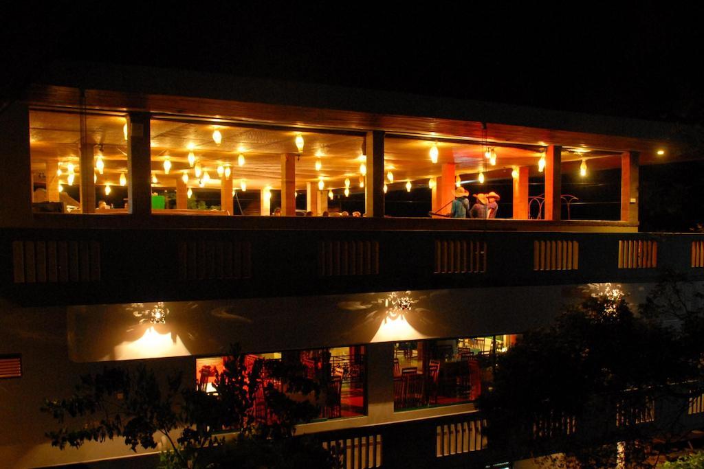Peacock Beach Hotel Hambantota Ngoại thất bức ảnh