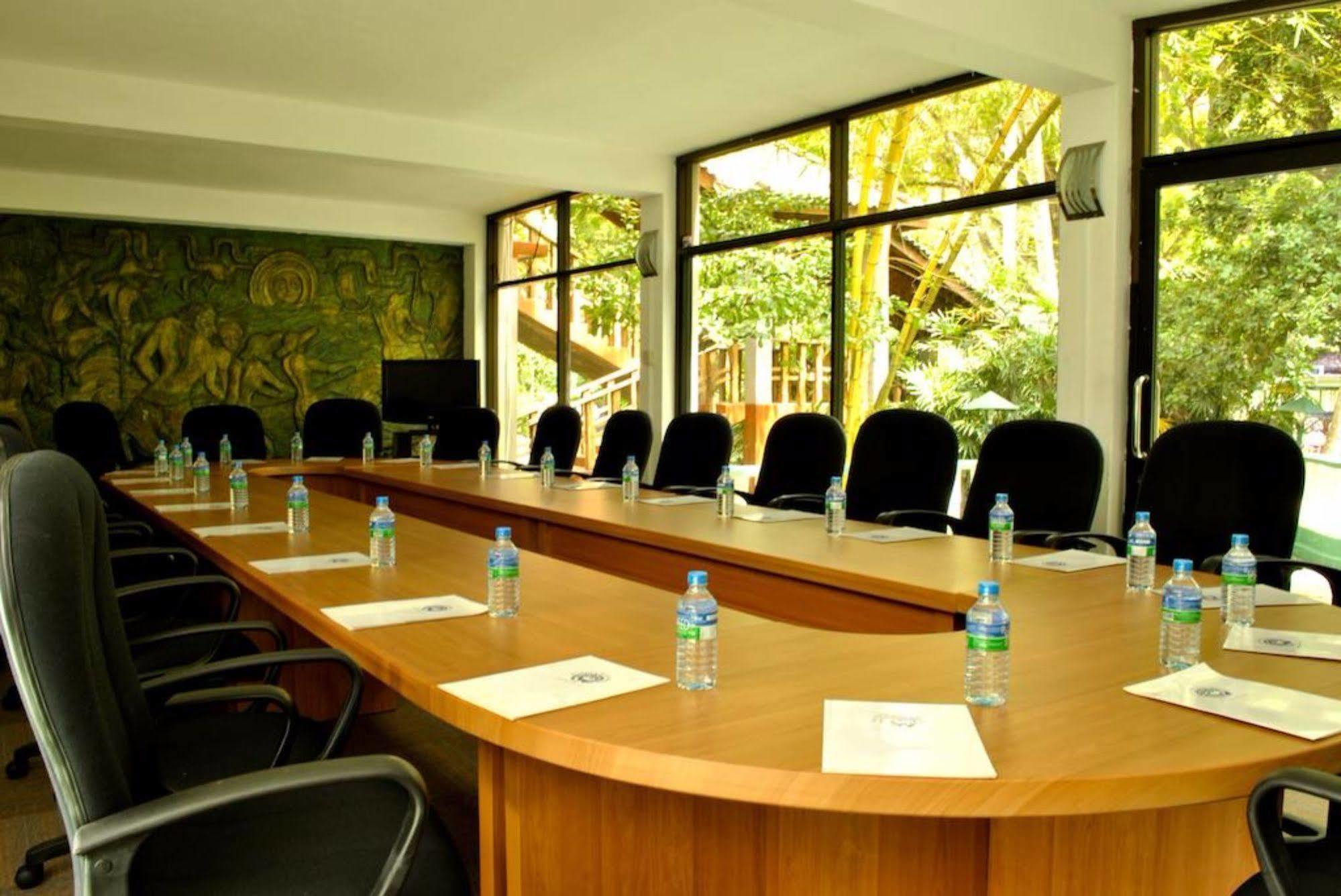 Peacock Beach Hotel Hambantota Ngoại thất bức ảnh