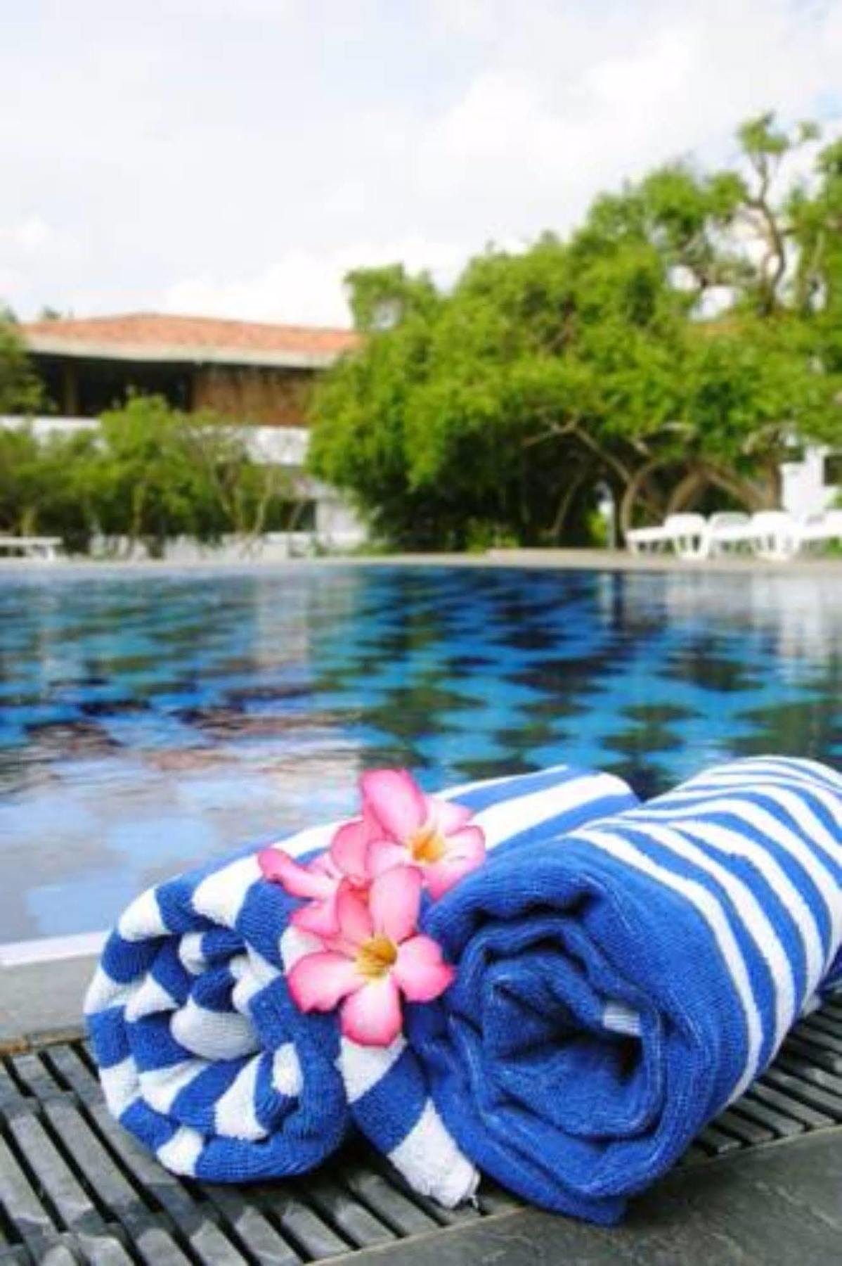 Peacock Beach Hotel Hambantota Ngoại thất bức ảnh