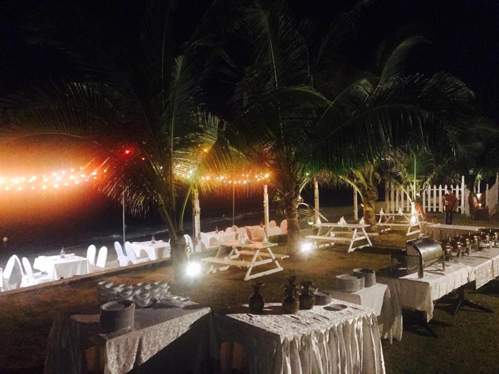 Peacock Beach Hotel Hambantota Ngoại thất bức ảnh