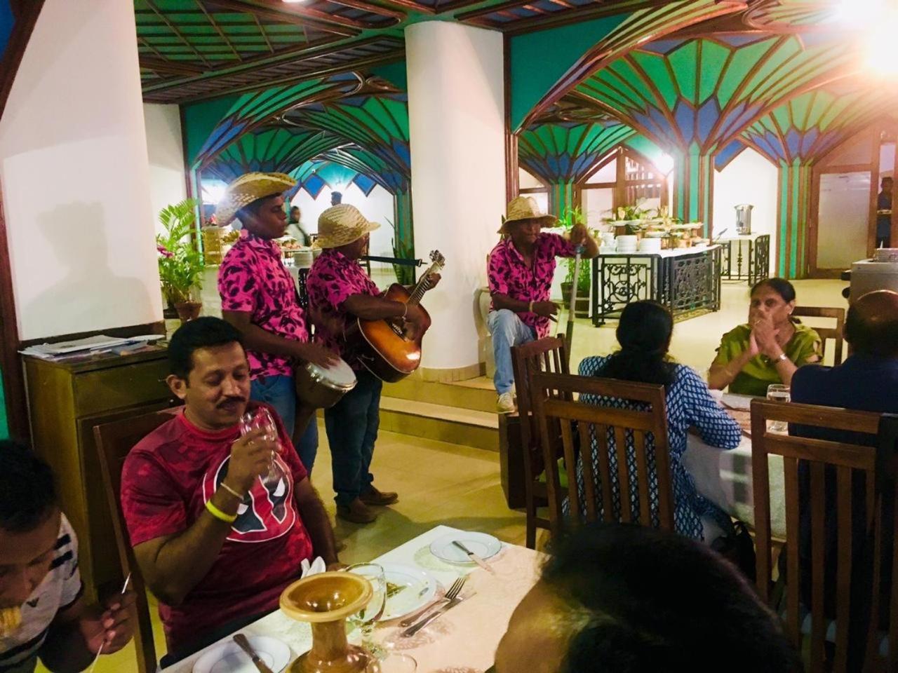 Peacock Beach Hotel Hambantota Ngoại thất bức ảnh